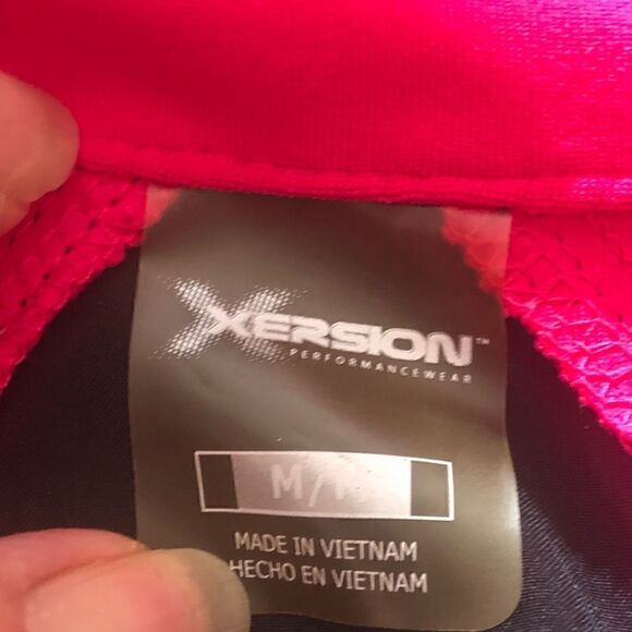 Xersion womens size medium activewear windbreaker. Black and pink. - Picture 5 of 6